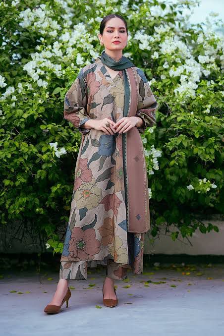 SAPPHIRE -3PC KARANDI Bana Dori Printed Shirt With Printed Duppta DF-KR-68