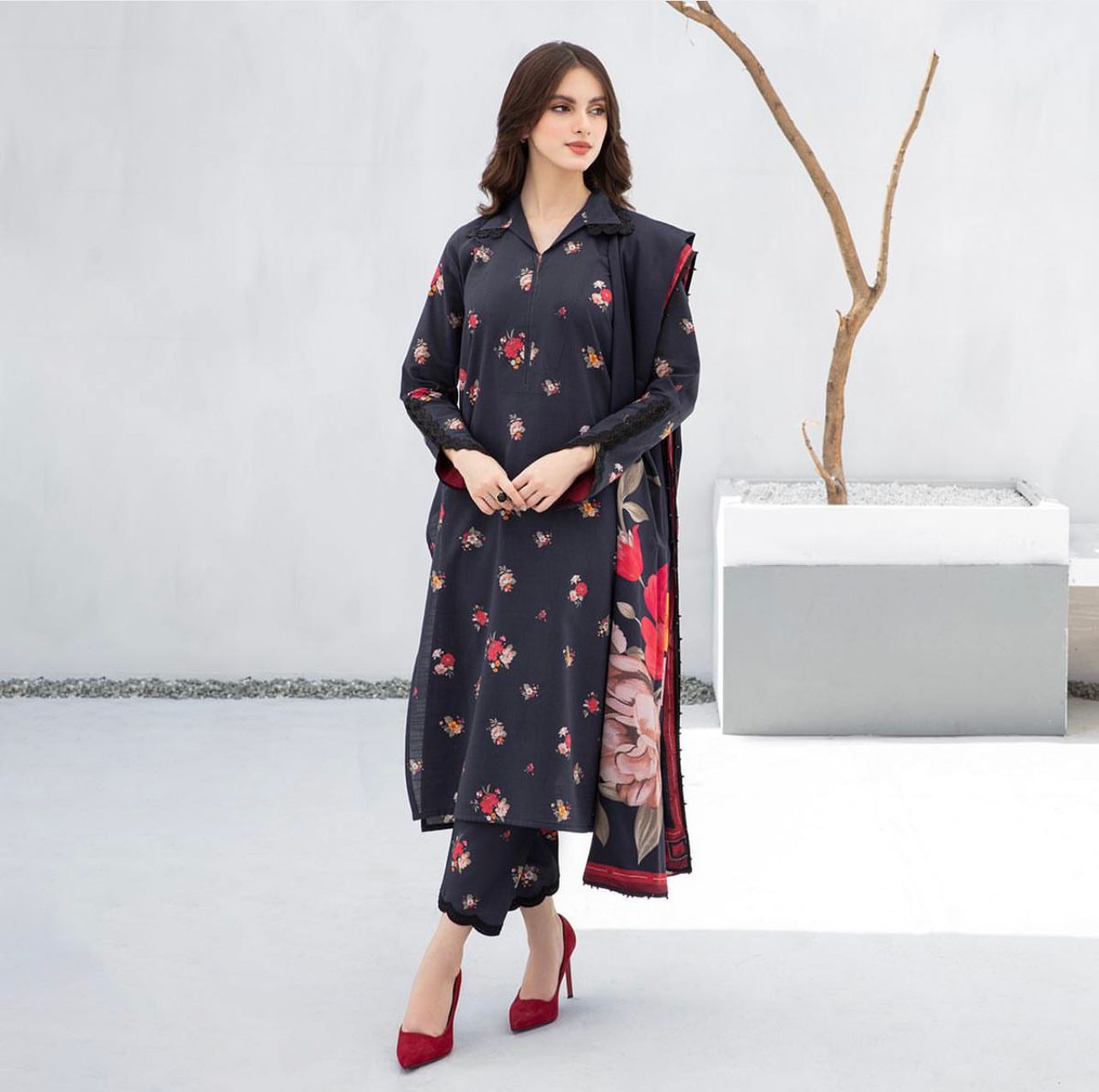 SAPPHIRE -3PC KARANDI Bana Dori Printed Shirt With Printed Duppta DF-KR-70