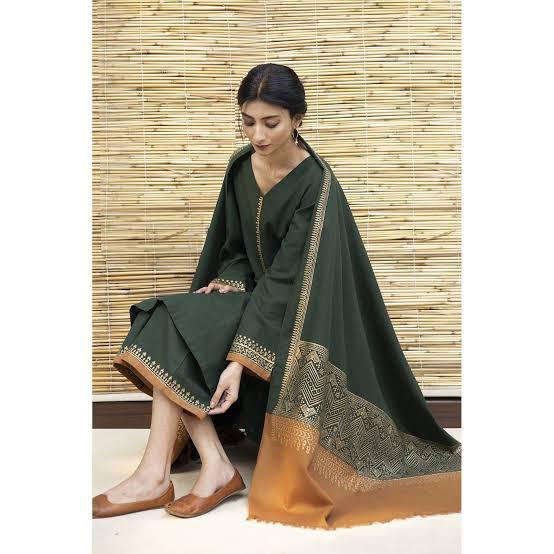 DYOT-3PC DHANAK – Elegant Embroidered Suit DF-DH-01
