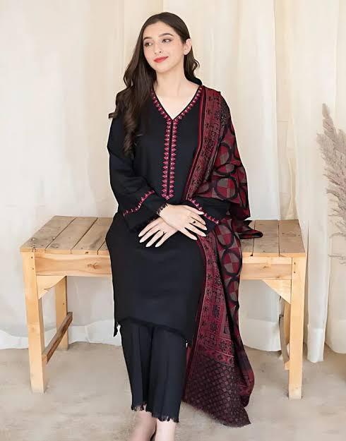 DYOT-3PC DHANAK – Elegant Embroidered Suit DF-DH-05