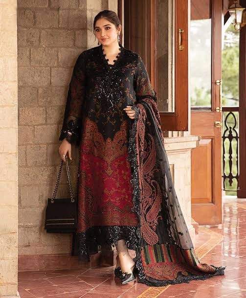 SAPPHIRE -3PC KARANDI Bana Dori Printed Shirt With Printed Duppta DF-KR-08