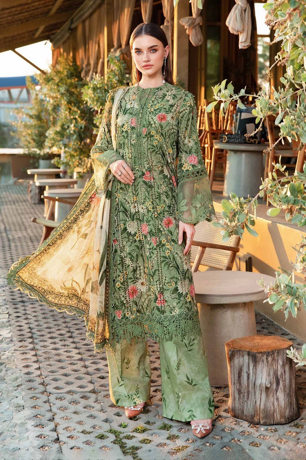 SAPPHIRE -3PC KARANDI Bana Dori Printed Shirt With Printed Duppta DF-KR-07