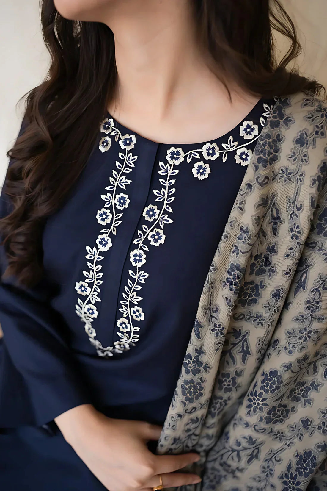 Blue Lawn 3Pcs Suit