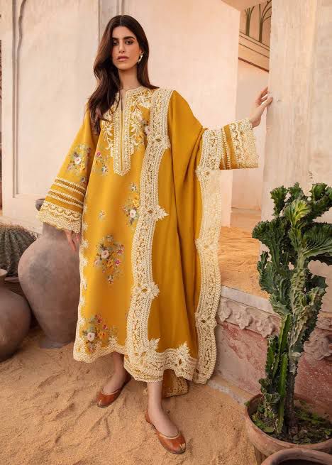 ASIM JOFA  D#109 – 3PC Luxury Lawn with  Dupatta