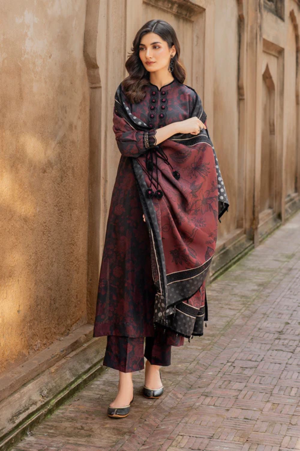 SAPPHIRE -3PC KARANDI  Bana Dori Printed  Shirt With Printed Duppta DF-KR-34