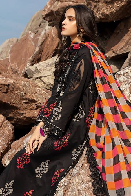SAPPHIRE -3PC KARANDI  Bana Dori Printed  Shirt With Printed Duppta DF-KR-37