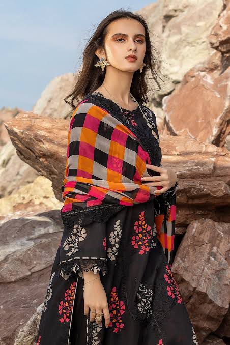 SAPPHIRE -3PC KARANDI  Bana Dori Printed  Shirt With Printed Duppta DF-KR-37