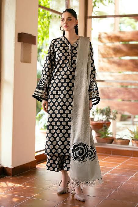 SAPPHIRE -3PC KARANDI  Bana Dori Printed  Shirt With Printed Duppta DF-KR-52