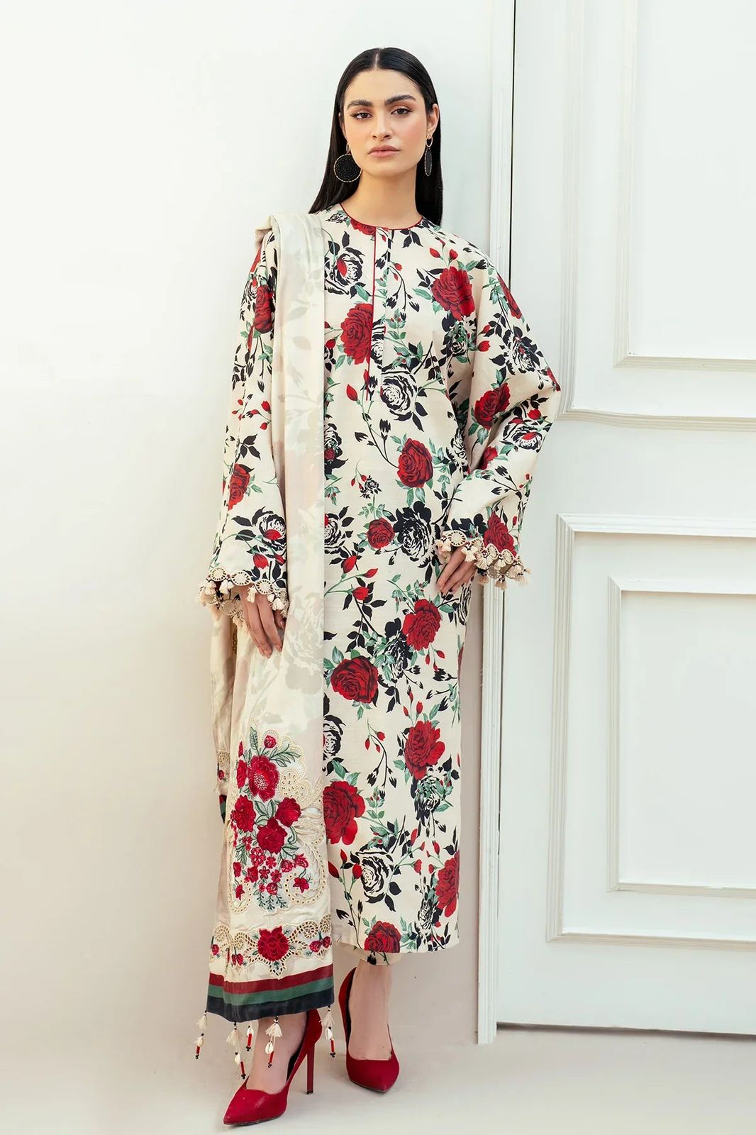 BAROQUE - 3PC Lawn Printed Shirt With Voile Printed Dupatta