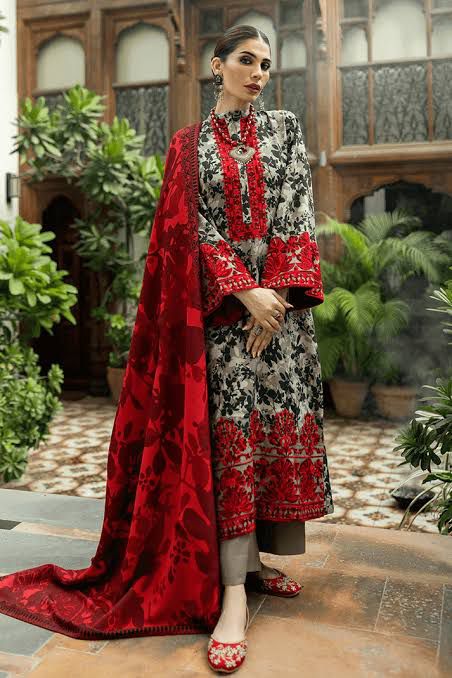 SAPPHIRE -3PC KARANDI  Bana Dori Printed  Shirt With Printed Duppta DF-KR-06