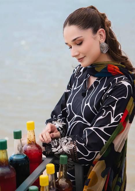 SAPPHIRE -3PC KARANDI  Bana Dori Printed  Shirt With Printed Duppta DF-KR-05