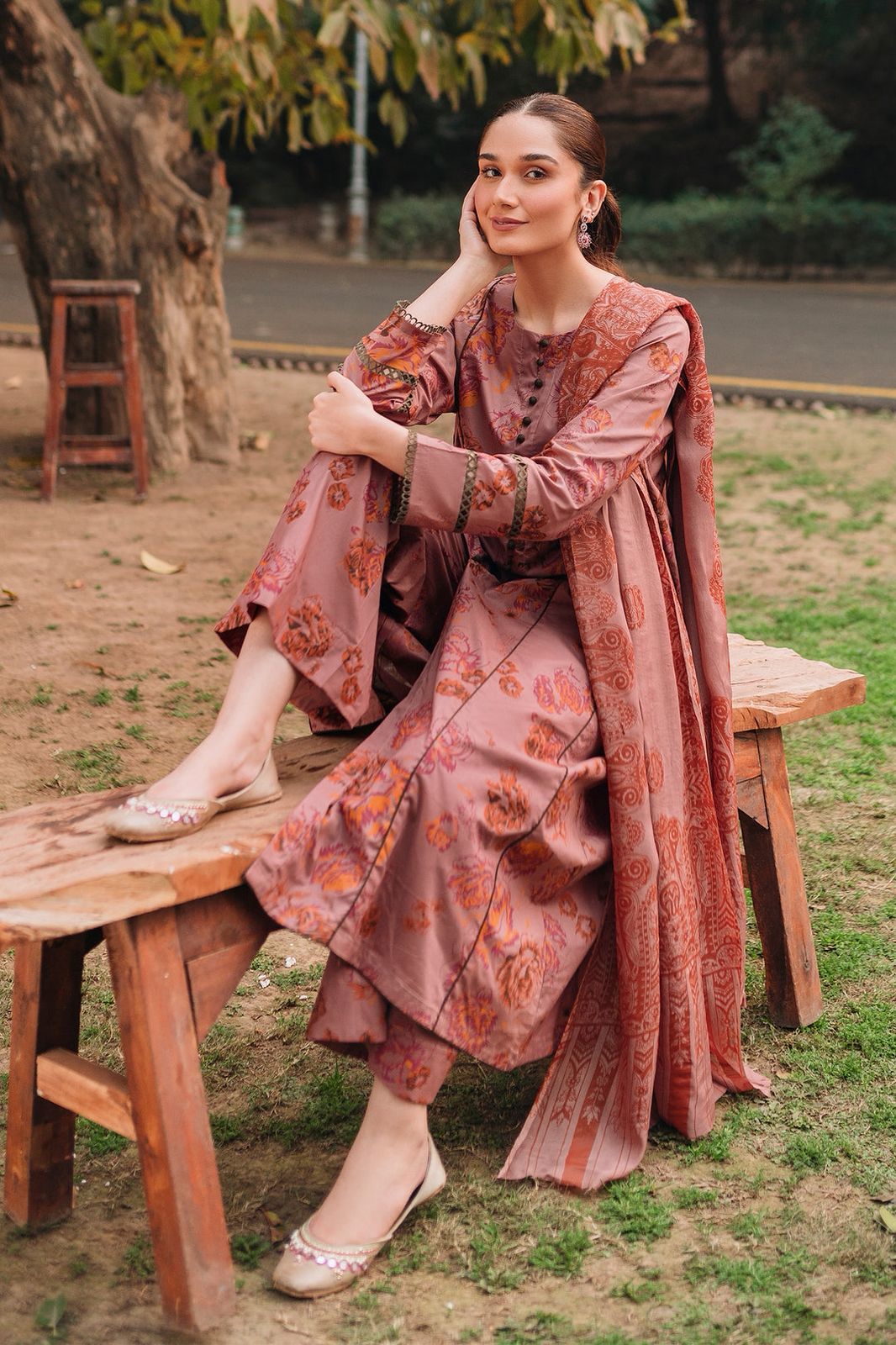 BAROQUE - 3PC Lawn Printed Shirt With Voile Printed Dupatta