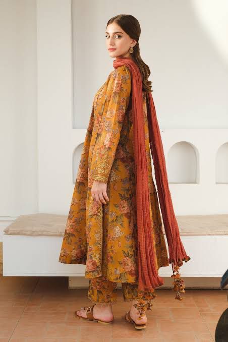 BAROQUE - 3PC Lawn Printed Shirt With Voile Printed Dupatta