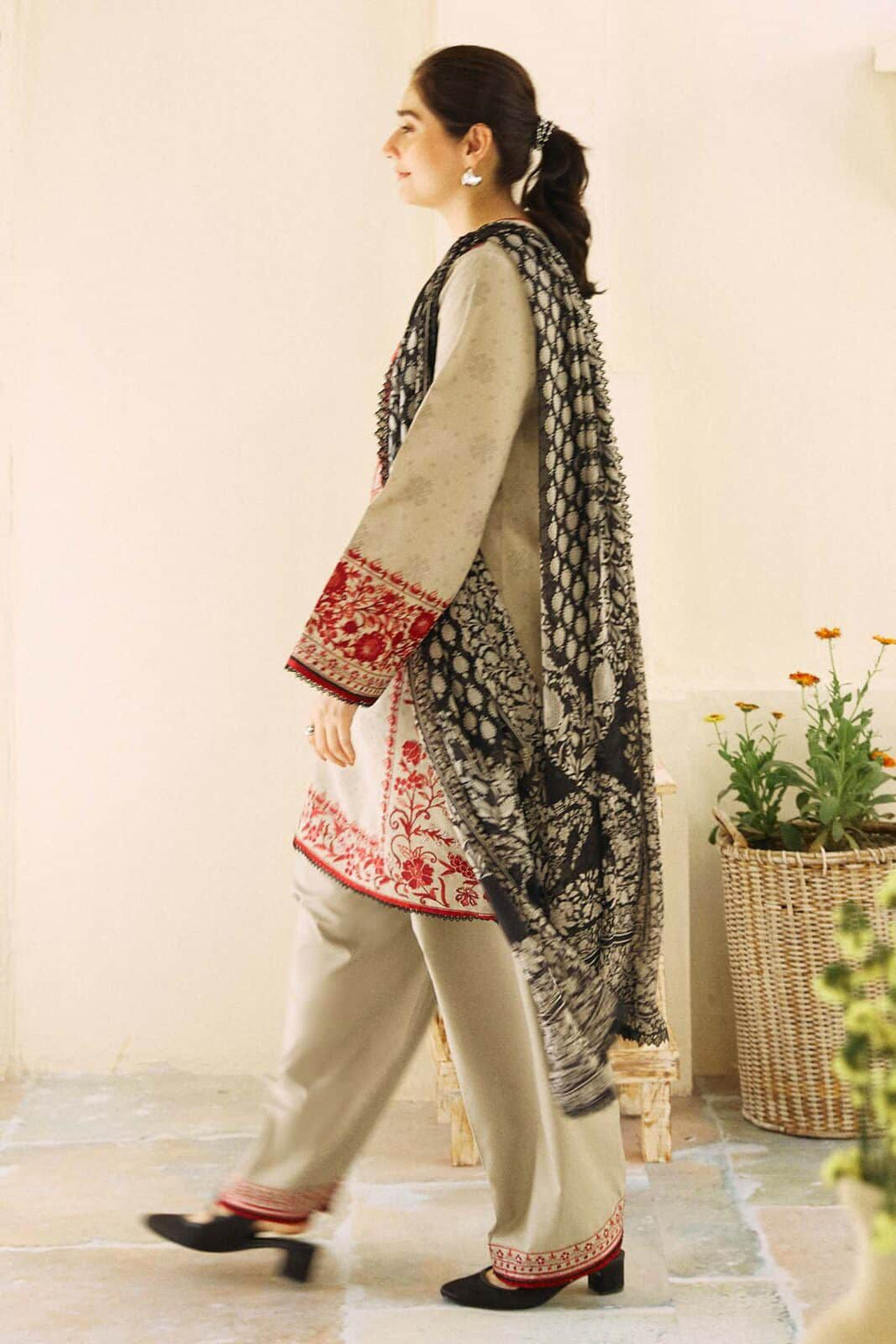 Zara Shahjahan – Embroidered Lawn 3PC – Summer Collection 2025